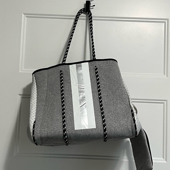 Nevenka Neoprene Tote Bag with Small Zipper Bag for Women Beach Traveling-5 - Picture 9 of 9